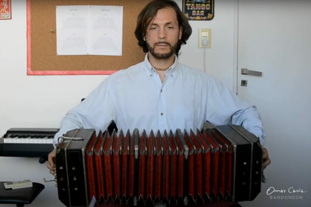 Example of "linea de tiro" (pulling line) in the bandoneon.